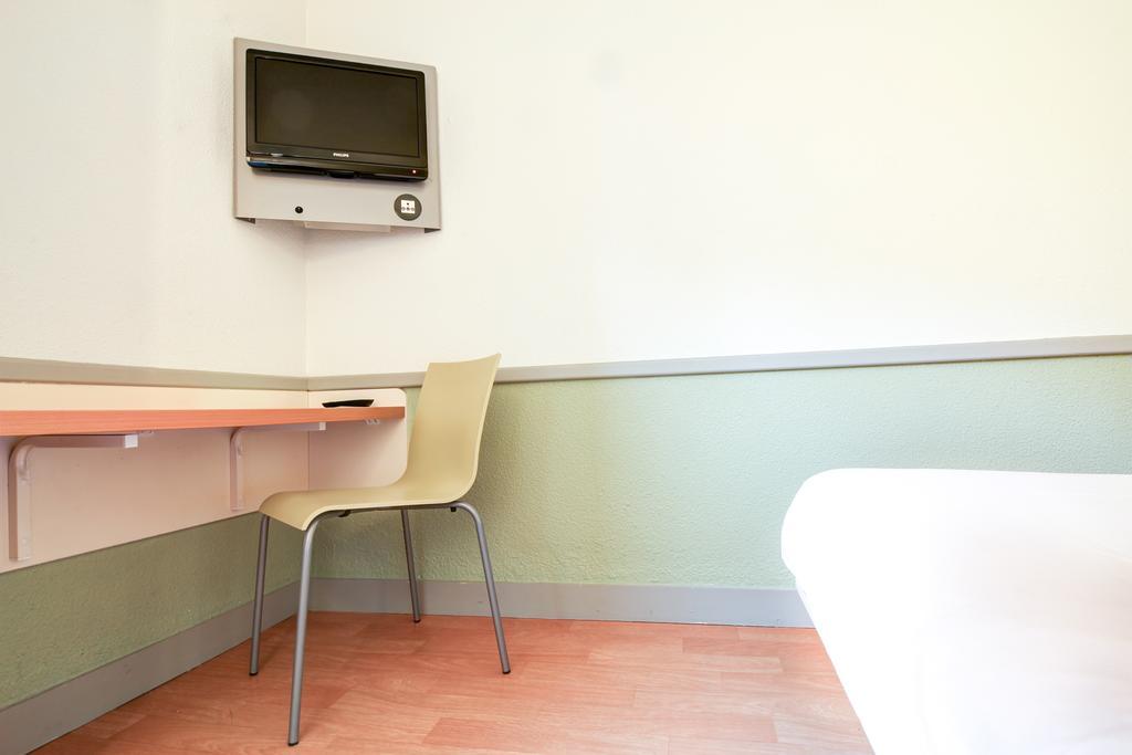 ibis budget Chateaudun Bagian luar foto