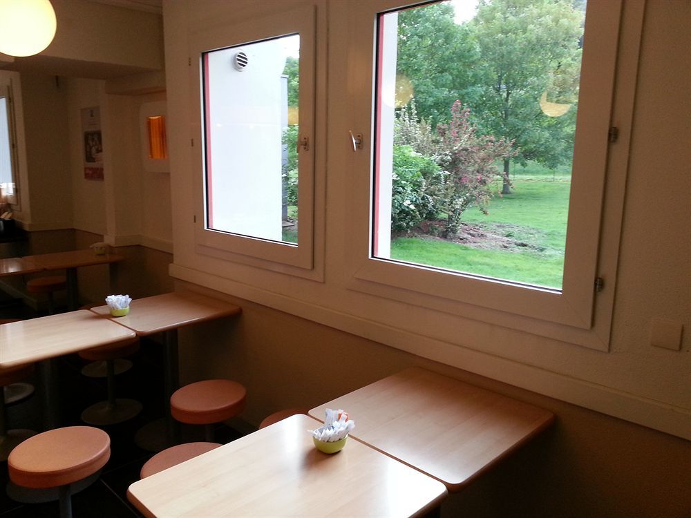 ibis budget Chateaudun Bagian luar foto