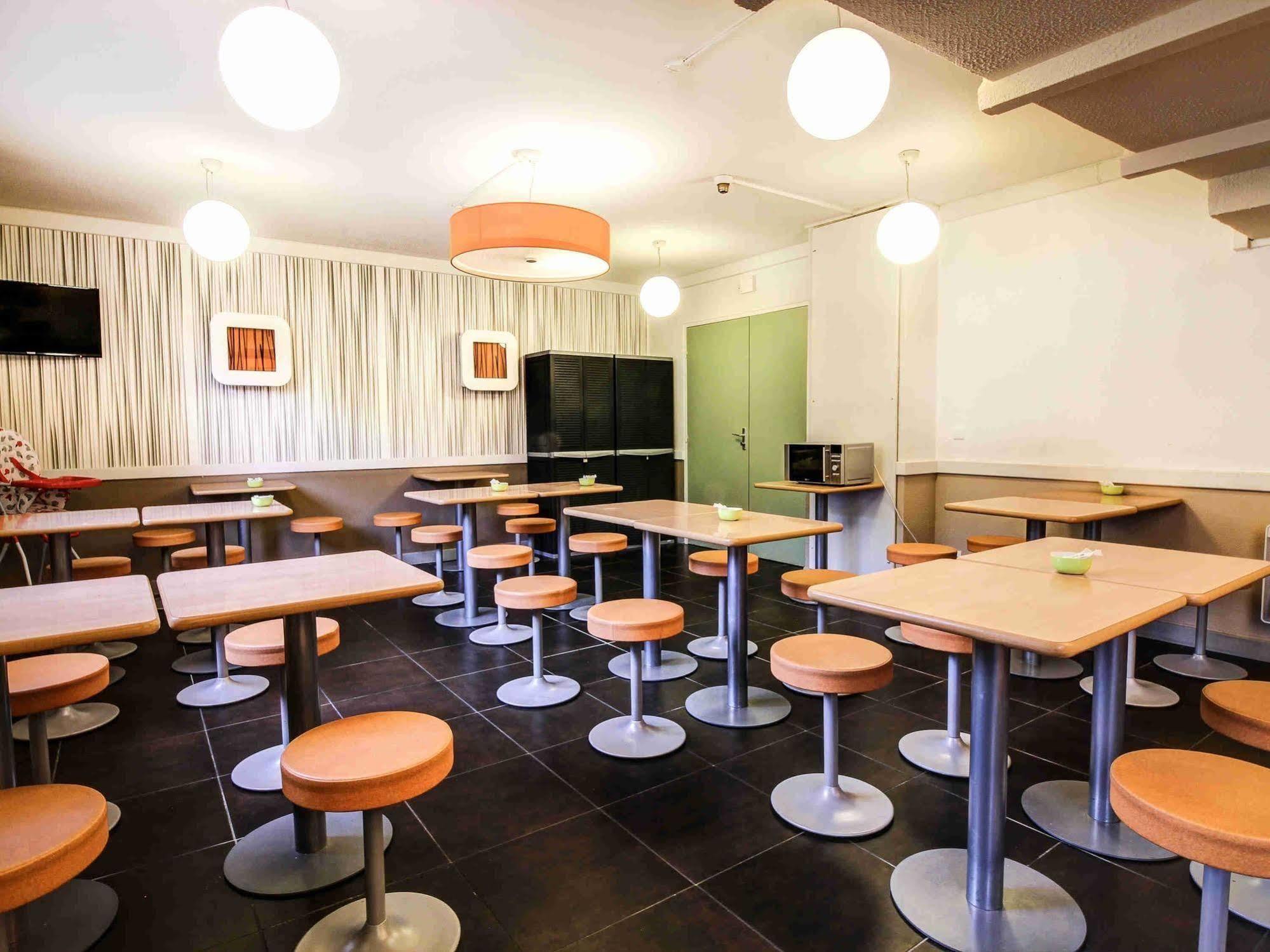 ibis budget Chateaudun Bagian luar foto
