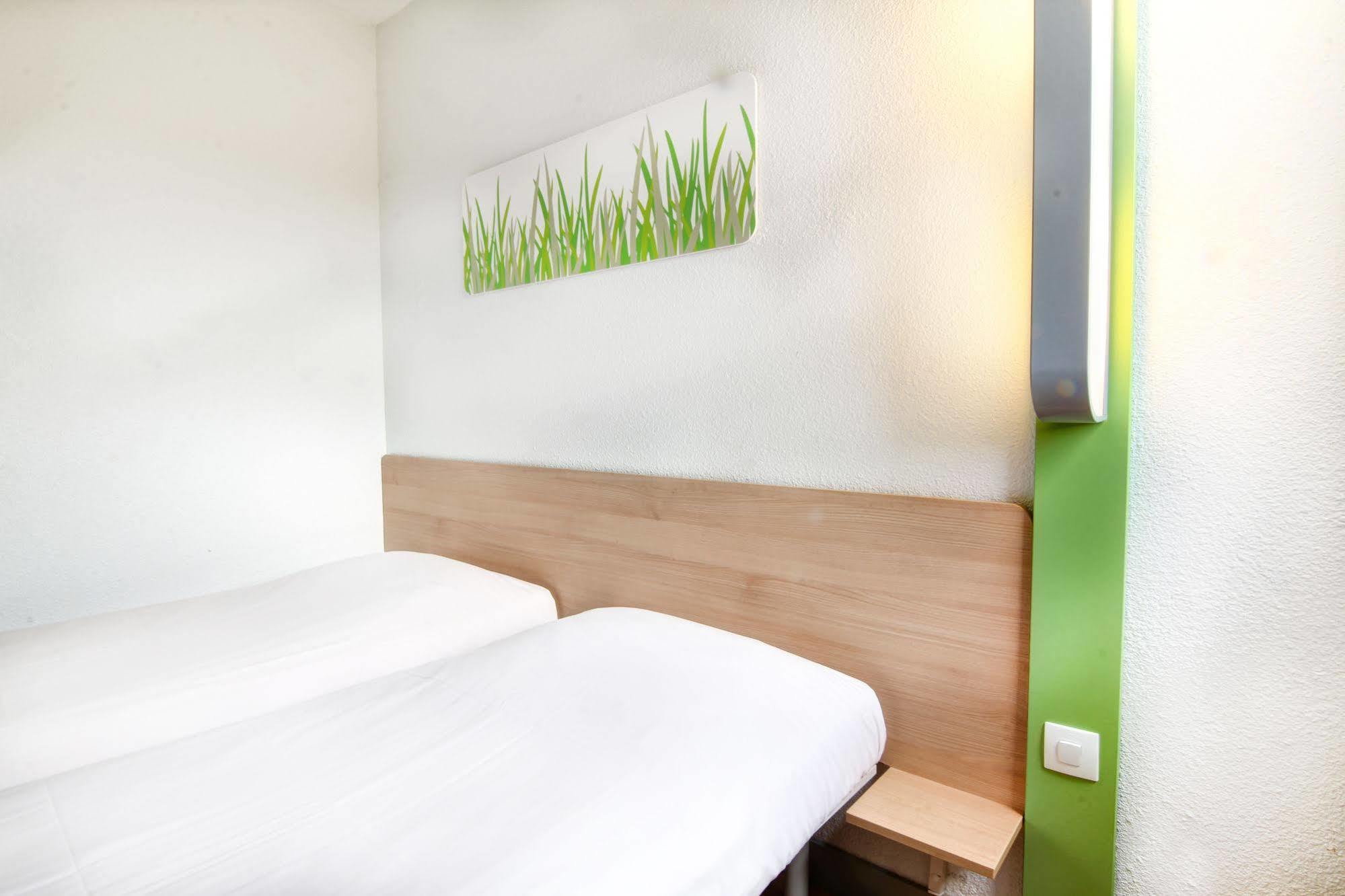 ibis budget Chateaudun Bagian luar foto