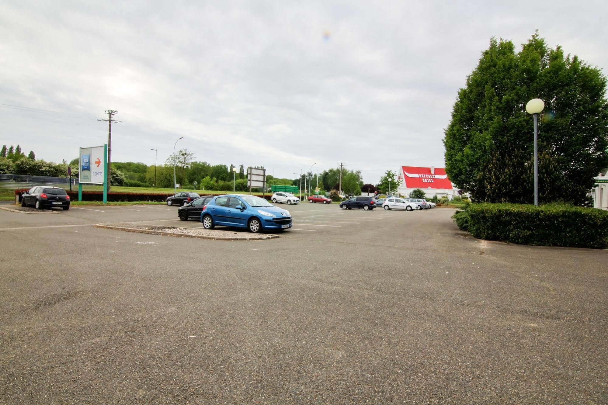 ibis budget Chateaudun Bagian luar foto