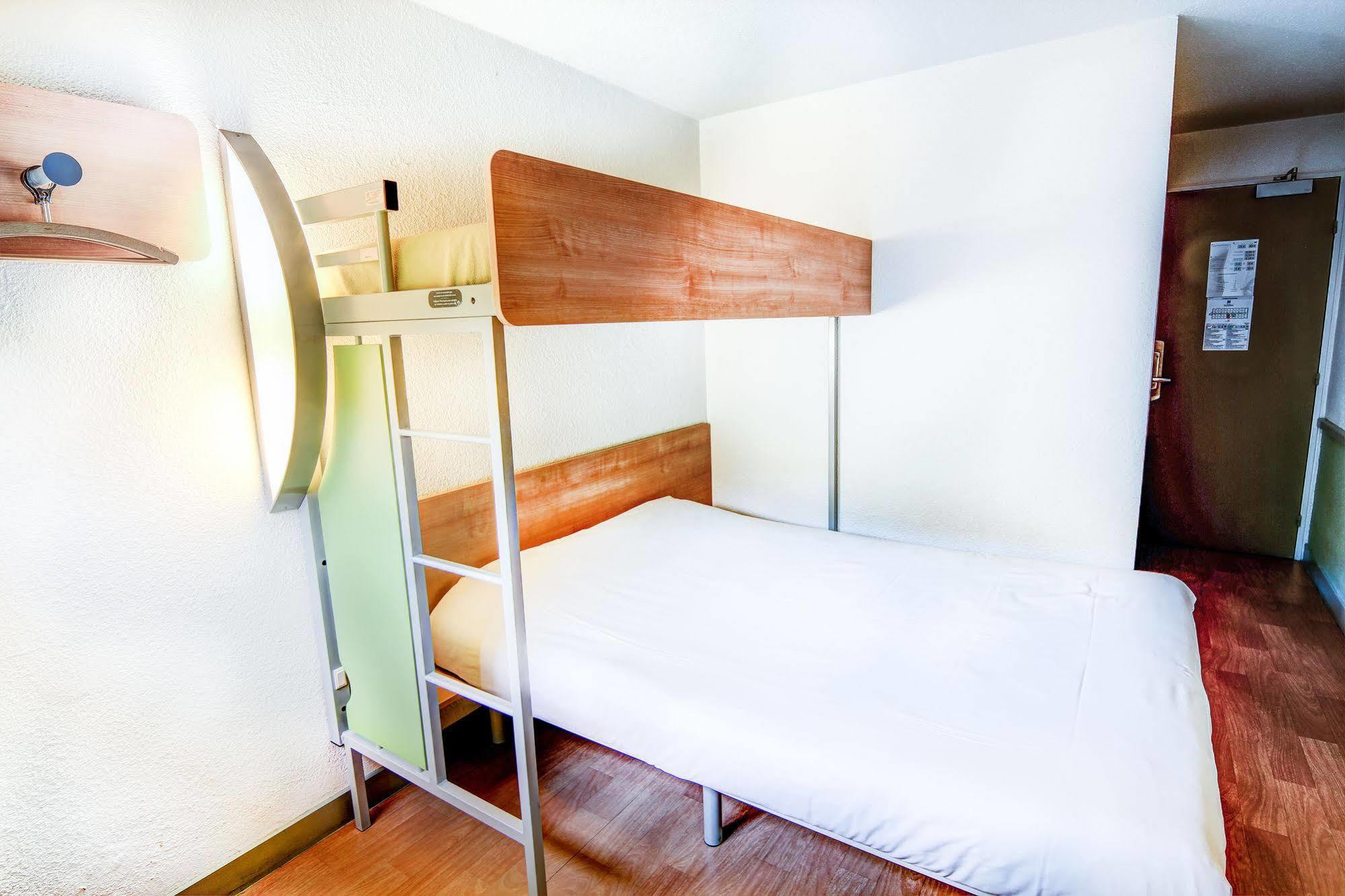 ibis budget Chateaudun Bagian luar foto