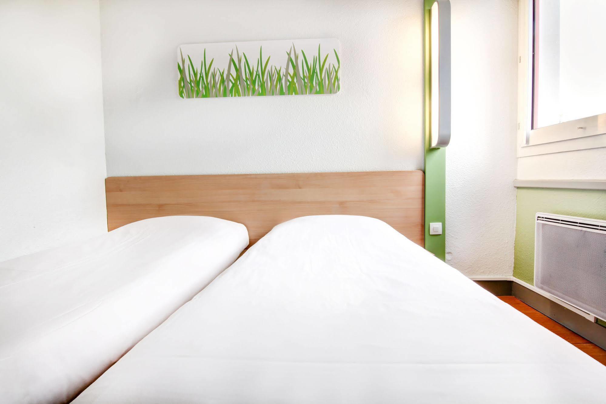 ibis budget Chateaudun Bagian luar foto