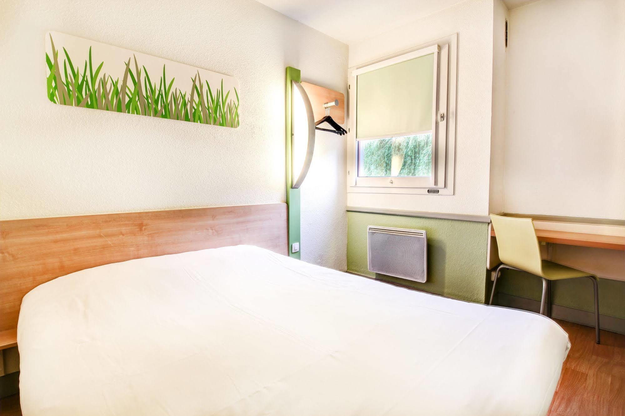 ibis budget Chateaudun Bagian luar foto