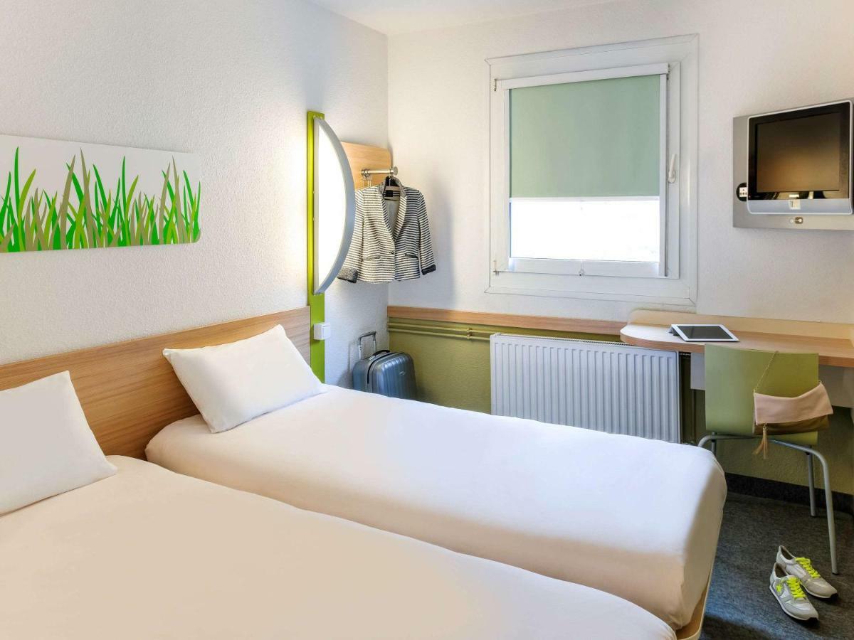 ibis budget Chateaudun Bagian luar foto